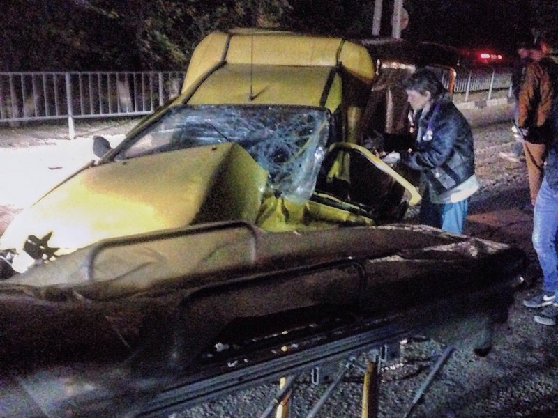 В Крыму лоб в лоб столкнулись иномарки – пострадал водитель