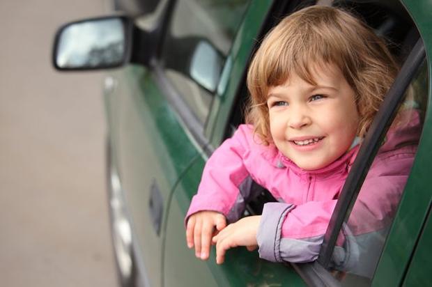 В РФ ужесточаются правила перевозки детей в автомобилях