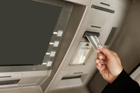 В Москве испорченный банкомат выдал полмиллиона рублей