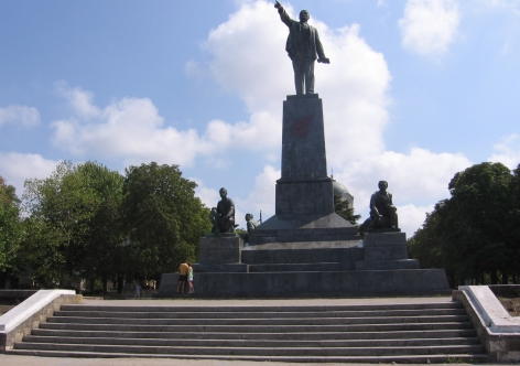 Севастопольские коммунисты протестуют против сноса памятников Ленину в Крыму