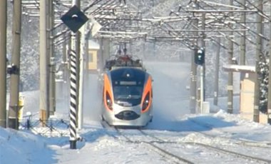 Непогода не повлияла на расписание поездов - Укрзализныця