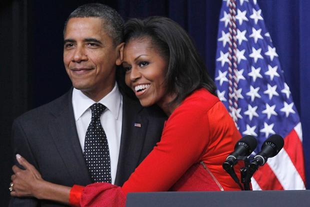 Влюбленный Обама: Сеть покорило видео романтических отношений Барака и Мишель