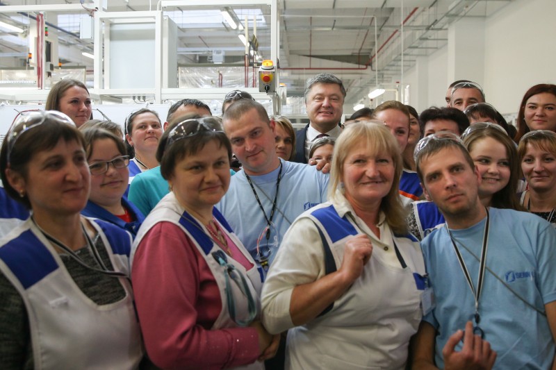 Відкриття нових виробництв ознака успіху України – Президент відвідав новий завод на Тернопільщині