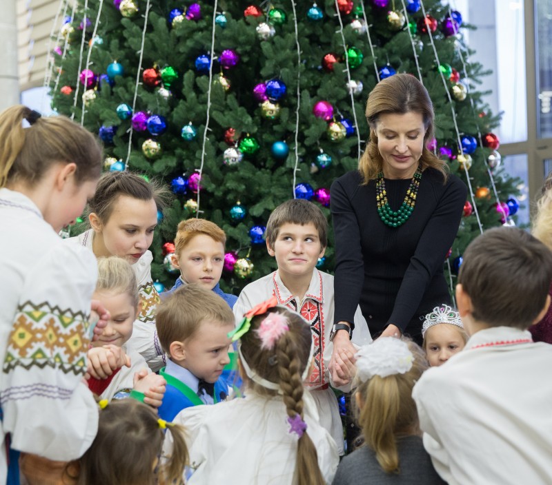 Дружина Президента запросила дітей-сиріт на прем’єрний показ пригодницької вистави «Микита Кожум’яка. Зимові пригоди»